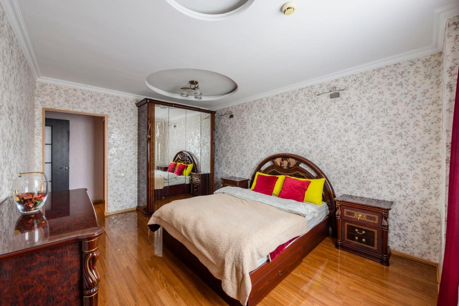 Uut, Comfort, Mega Apartment Almaty Bagian luar foto