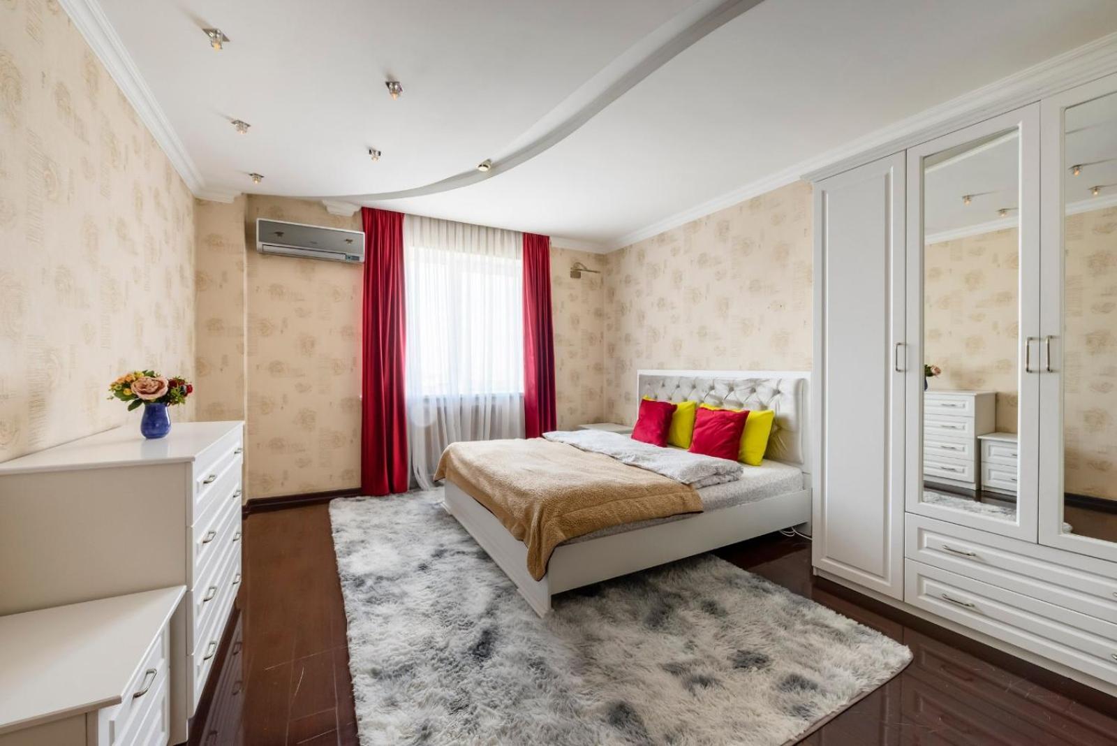 Uut, Comfort, Mega Apartment Almaty Bagian luar foto