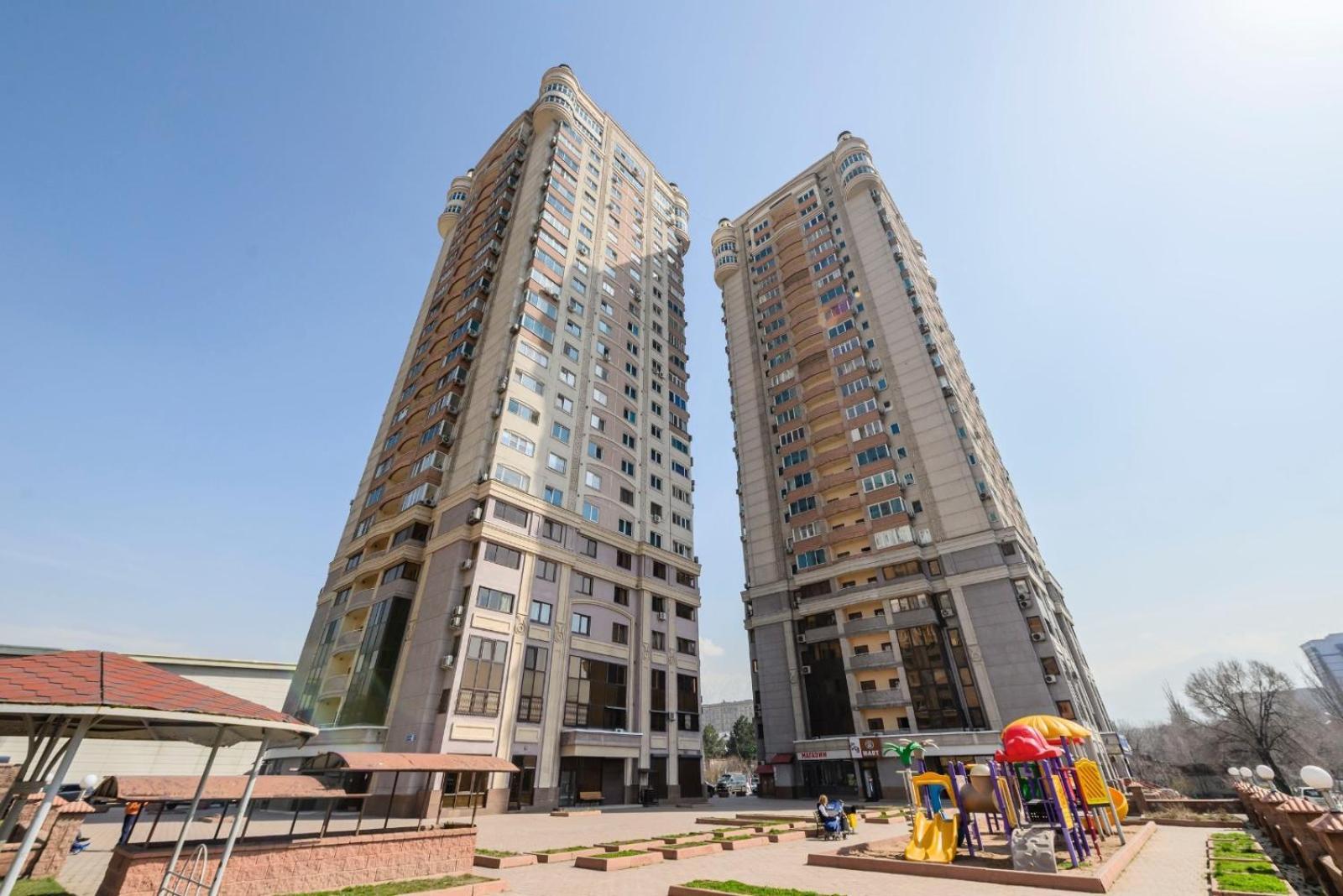 Uut, Comfort, Mega Apartment Almaty Bagian luar foto